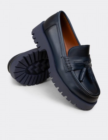 Kadın Hakiki Deri Lacivert Püsküllü Loafer - 02035ZLCVC03