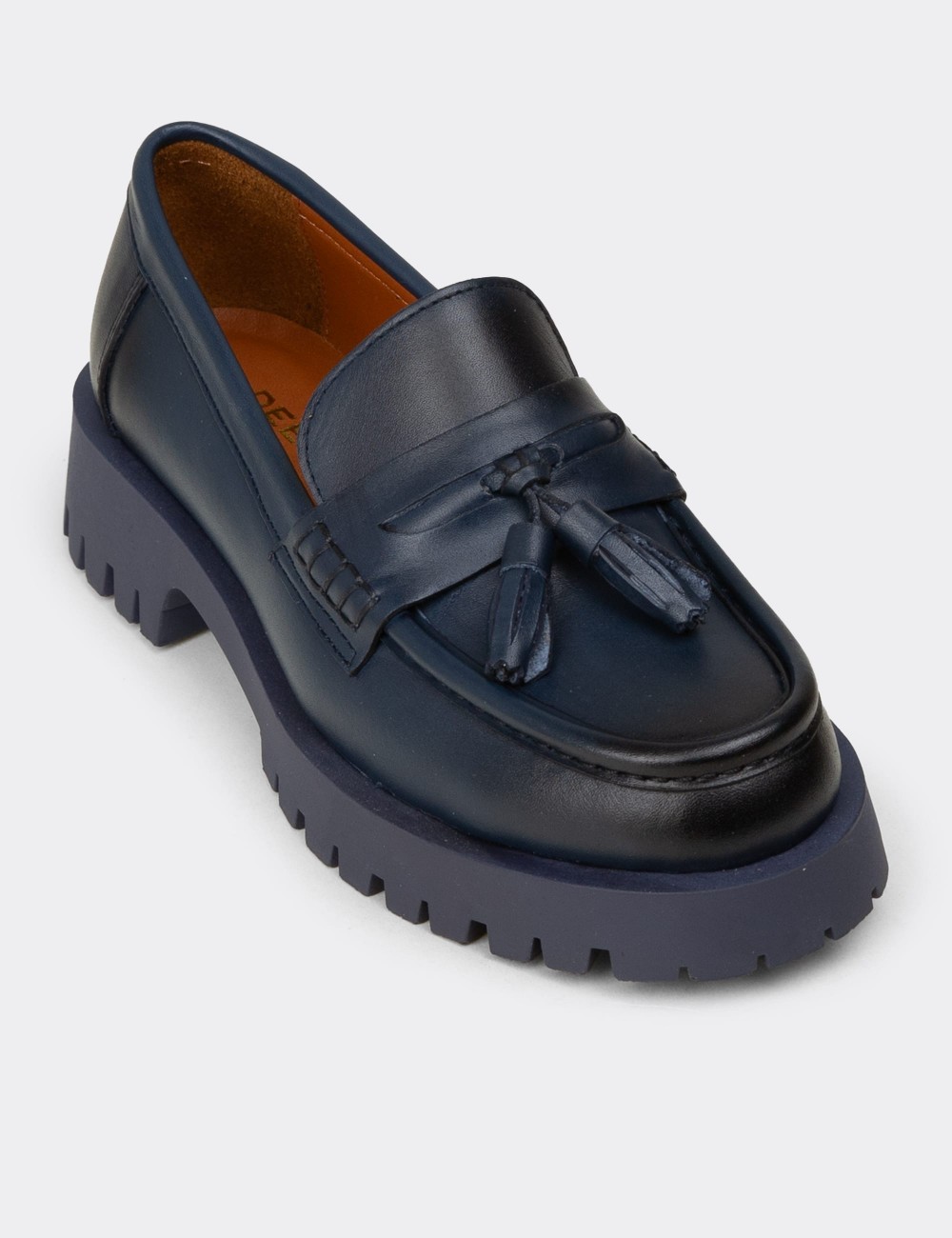 Kadın Hakiki Deri Lacivert Püsküllü Loafer - 02035ZLCVC03