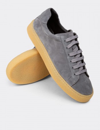 Erkek Gri Hakiki Süet Sneaker Ayakkabı - 02018MGRIC04