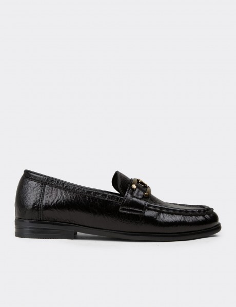 Kadın Siyah Toka Detaylı Loafer Ayakkabı