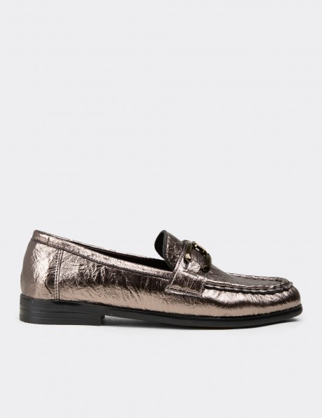 Kadın Platin Toka Detaylı Loafer Ayakkabı