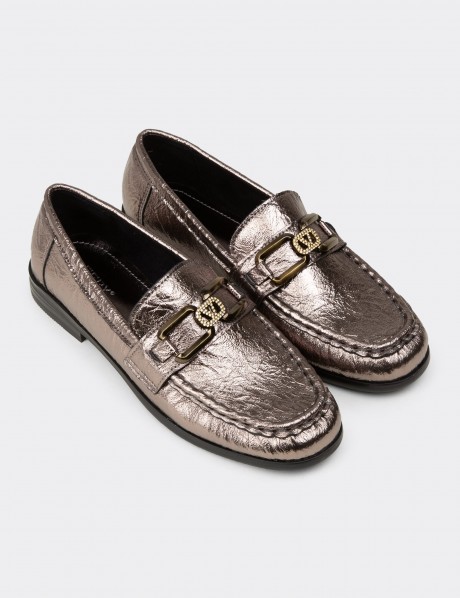 Kadın Platin Toka Detaylı Loafer Ayakkabı