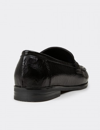 Kadın Siyah Toka Detaylı Loafer Ayakkabı - K0040ZSYHC01