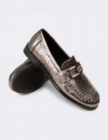 Kadın Platin Toka Detaylı Loafer Ayakkabı - K0040ZPLTC01