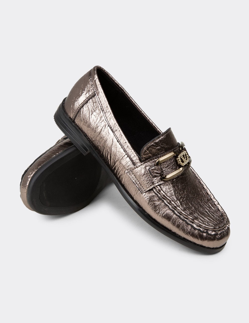 Kadın Platin Toka Detaylı Loafer Ayakkabı - K0040ZPLTC01