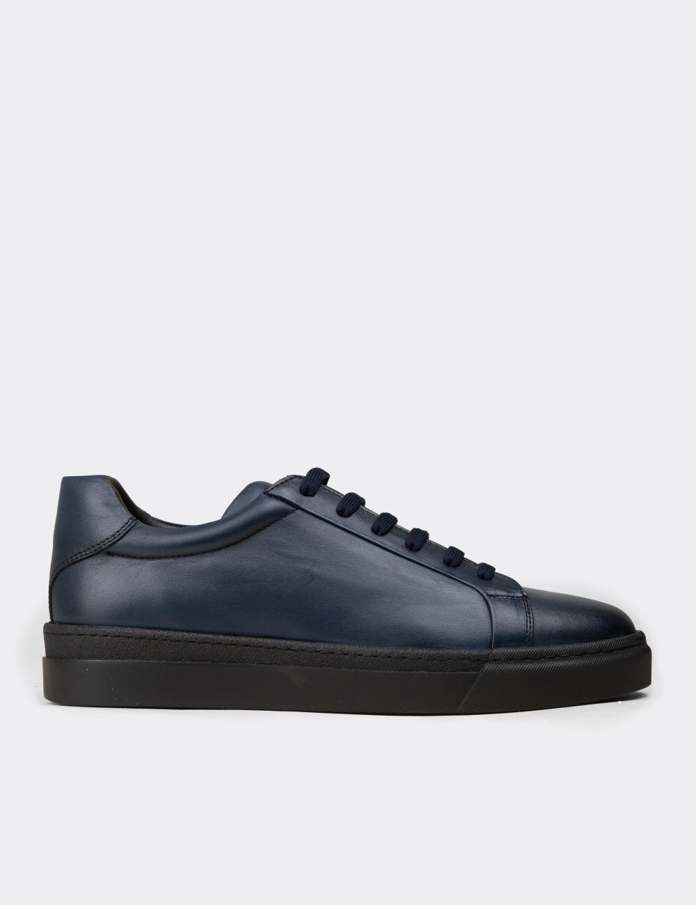 Erkek Hakiki Deri Lacivert Sneaker Ayakkabı - 02018MLCVC03