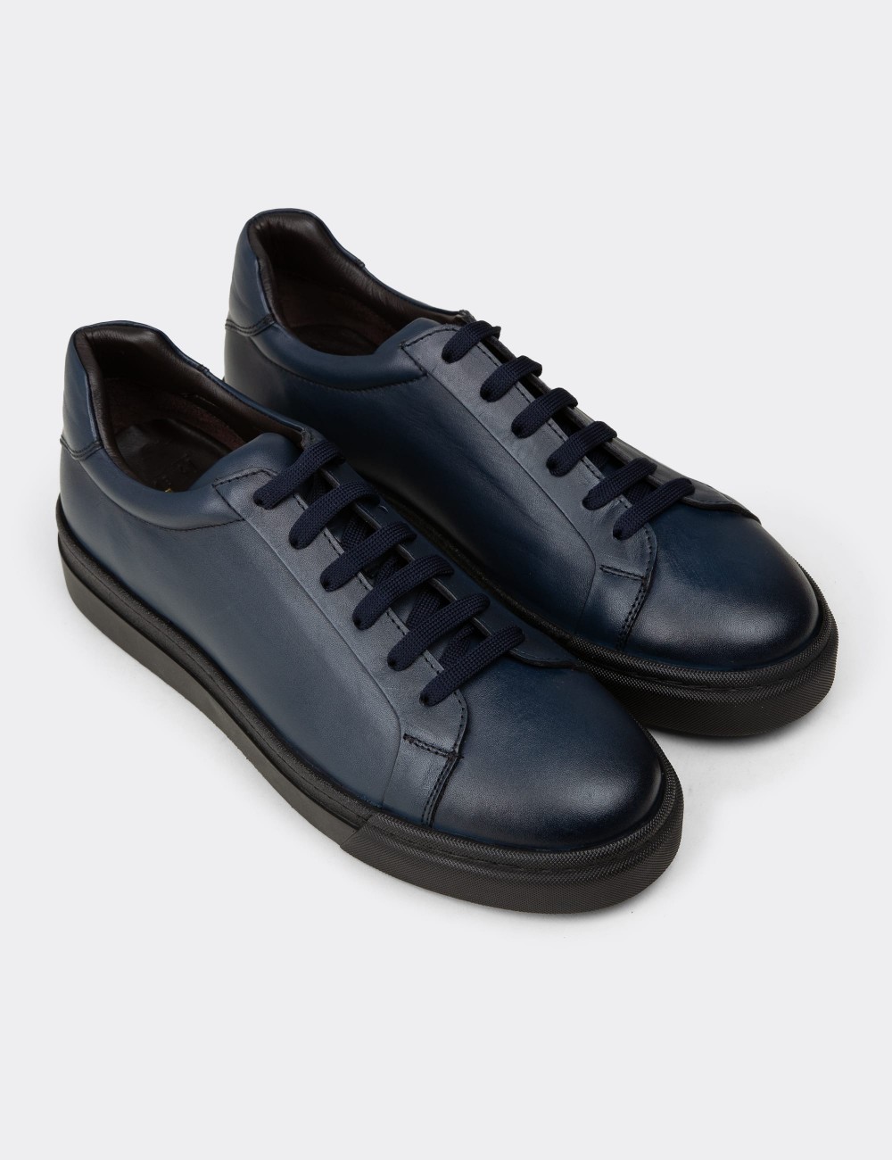 Erkek Hakiki Deri Lacivert Sneaker Ayakkabı - 02018MLCVC03
