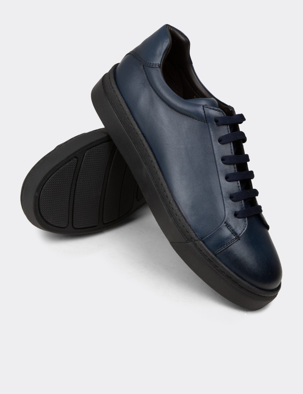 Erkek Hakiki Deri Lacivert Sneaker Ayakkabı - 02018MLCVC03