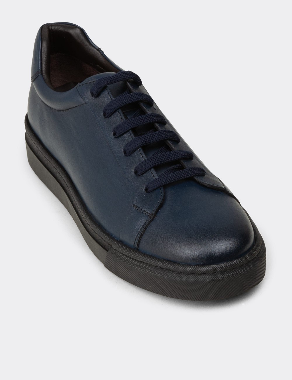 Erkek Hakiki Deri Lacivert Sneaker Ayakkabı - 02018MLCVC03