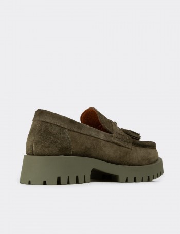 Kadın Hakiki Süet Haki Püsküllü Loafer - 02035ZHAKC03