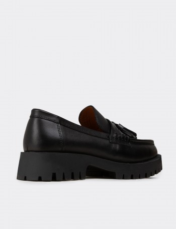 Kadın Hakiki Deri Siyah Püsküllü Loafer - 02035ZSYHC02