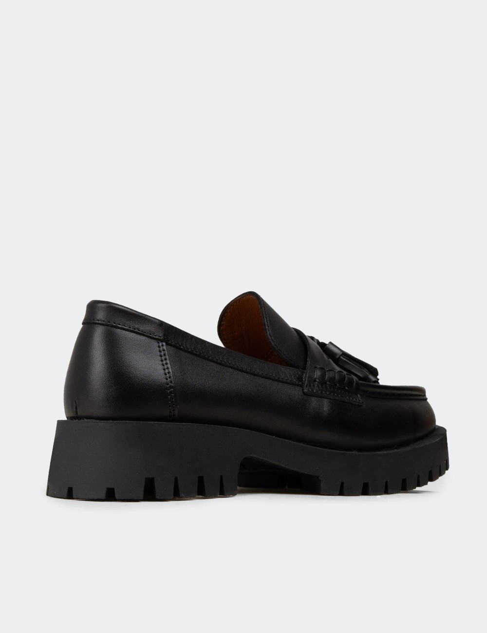 Kadın Hakiki Deri Siyah Püsküllü Loafer - 02035ZSYHC02
