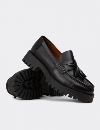 Kadın Hakiki Deri Siyah Püsküllü Loafer - 02035ZSYHC02