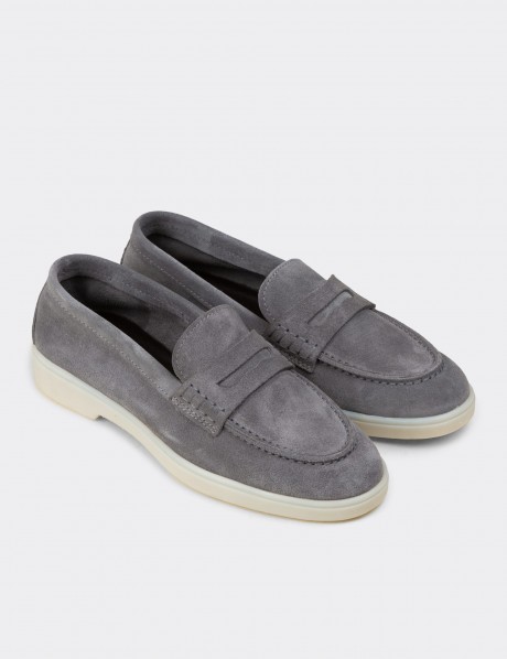 Kadın Hakiki Süet Gri Loafer Ayakkabı