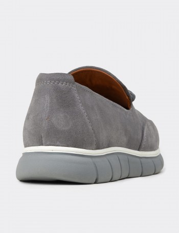 Erkek Hakiki Süet Gri Püsküllü Loafer - 02048MGRIE01