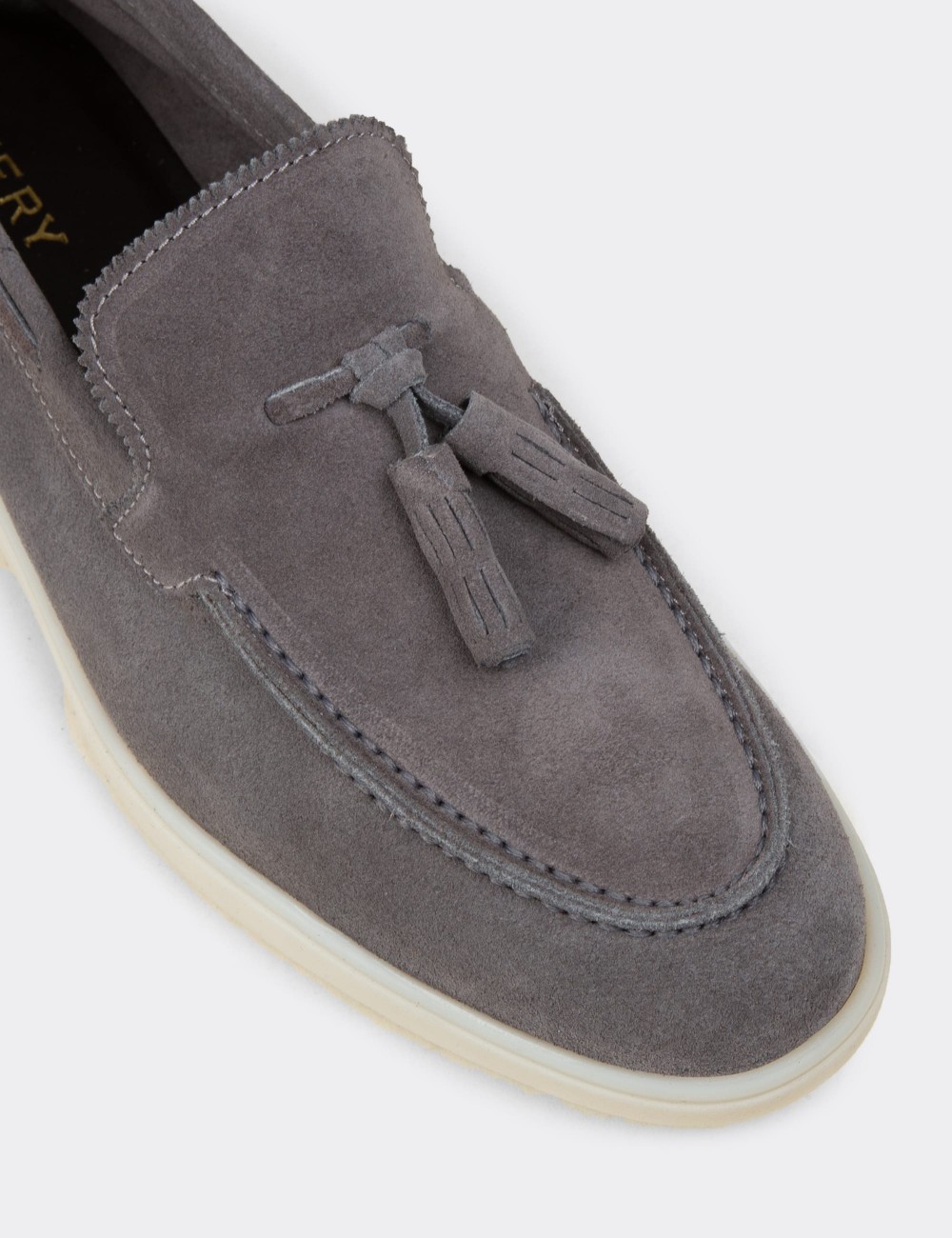 Erkek Hakiki Süet Gri Püsküllü Loafer - 02027MGRIC01
