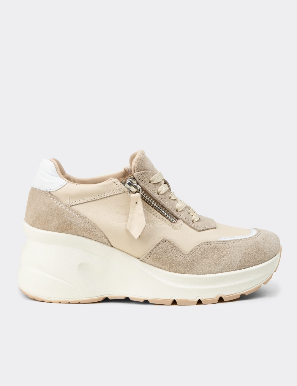 Kadın Hakiki Süet Bej Dolgu Topuk Sneaker - M9147ZBEJC01