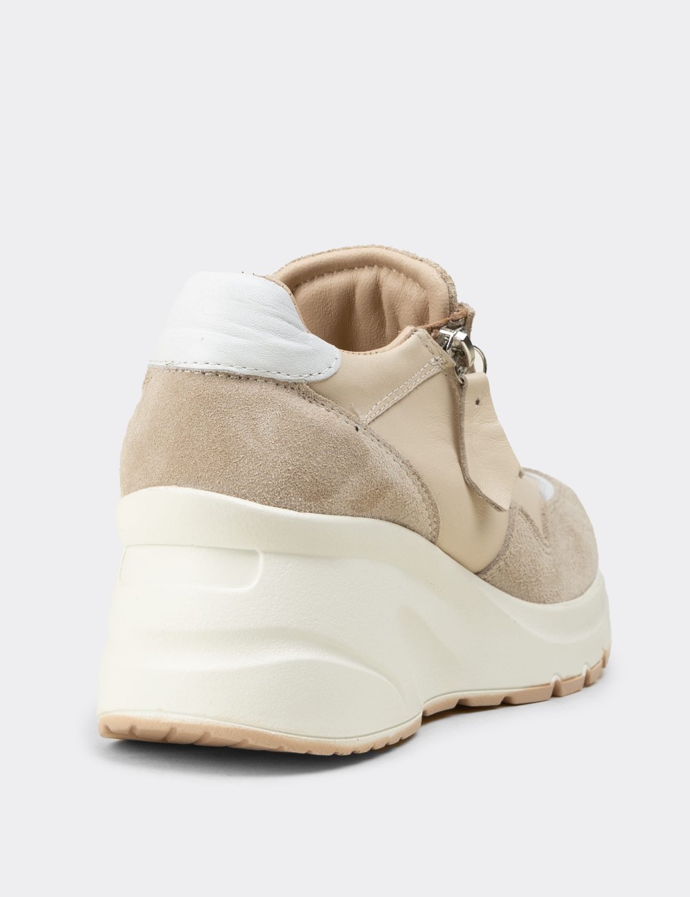 Kadın Hakiki Süet Bej Dolgu Topuk Sneaker - M9147ZBEJC01