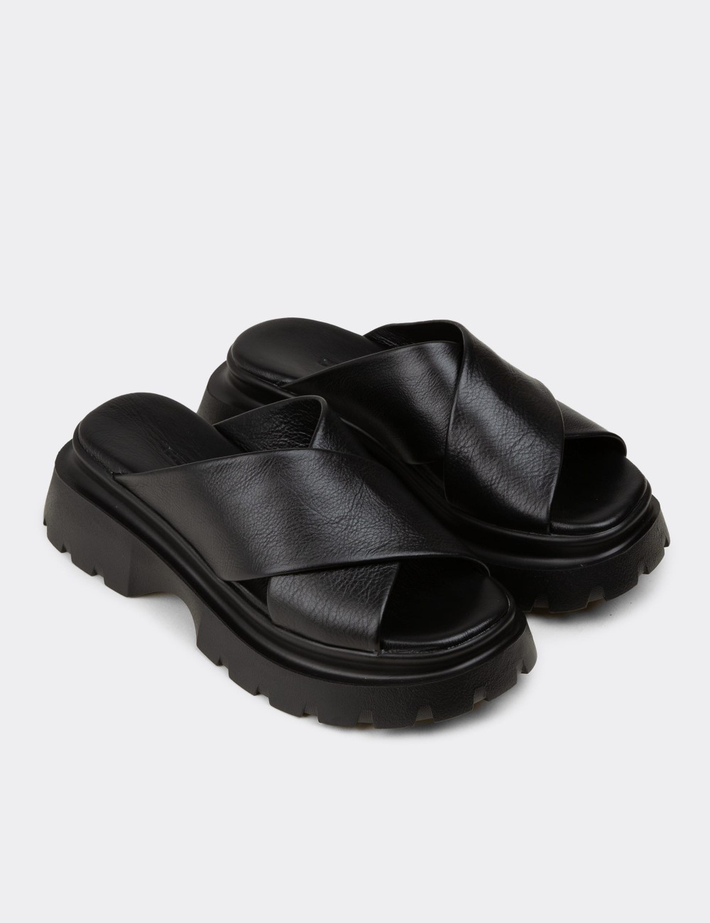 Kadın Hakiki Deri Siyah Platform Terlik - L2519ZSYHP01