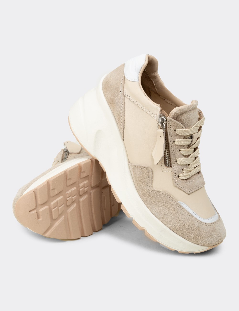 Kadın Hakiki Süet Bej Dolgu Topuk Sneaker - M9147ZBEJC01