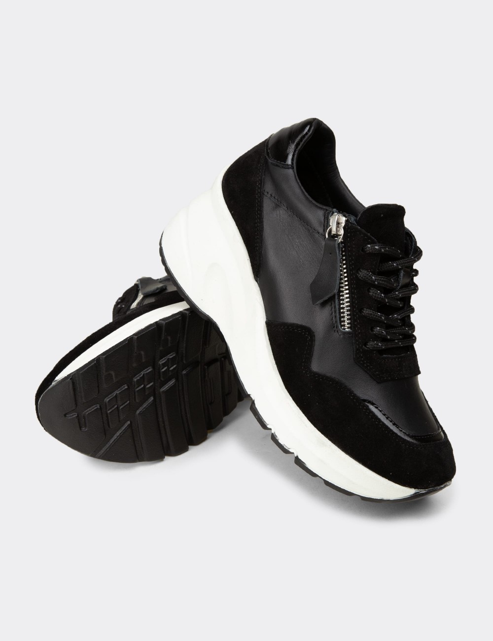 Kadın Hakiki Süet Siyah Dolgu Topuk Sneaker - M9147ZSYHC01