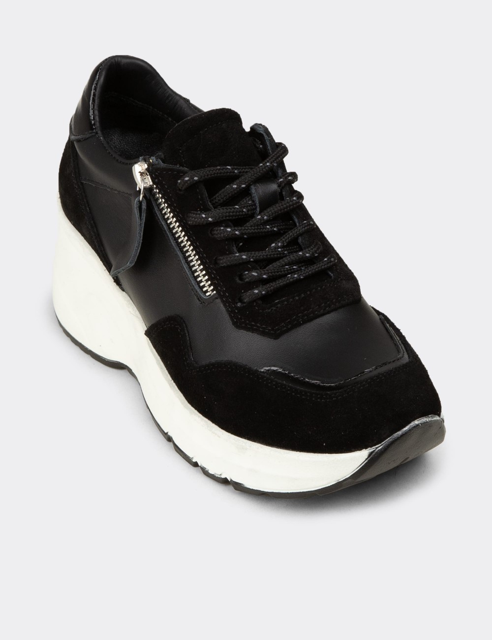 Kadın Hakiki Süet Siyah Dolgu Topuk Sneaker - M9147ZSYHC01