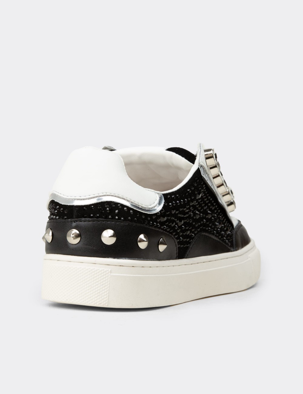 Kadın Hakiki Süet Siyah Taş Detaylı Sneaker - 26273ZSYHC01