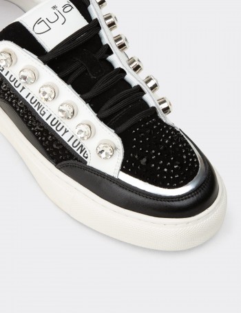 Kadın Hakiki Süet Siyah Taş Detaylı Sneaker - 26273ZSYHC01