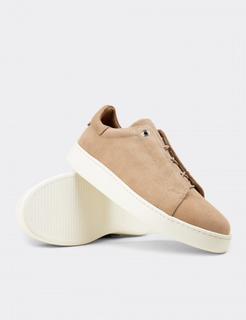 Erkek Gizli Bağcıklı Hakiki Süet Bej Sneaker - 04444MBEJE01