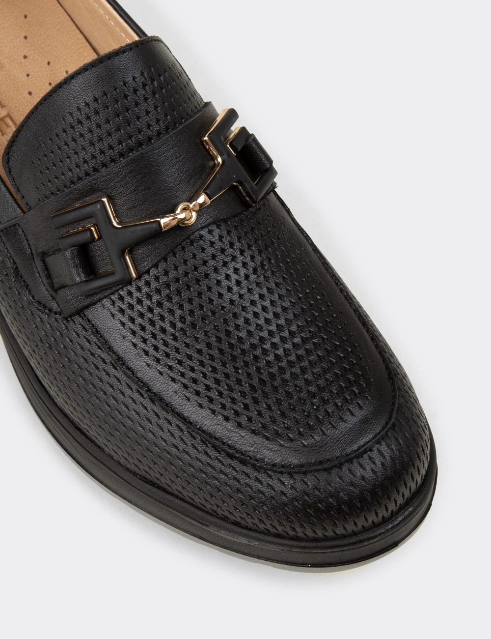 Kadın Hakiki Deri Siyah Dolgu Topuk Loafer - N0277ZSYHC01