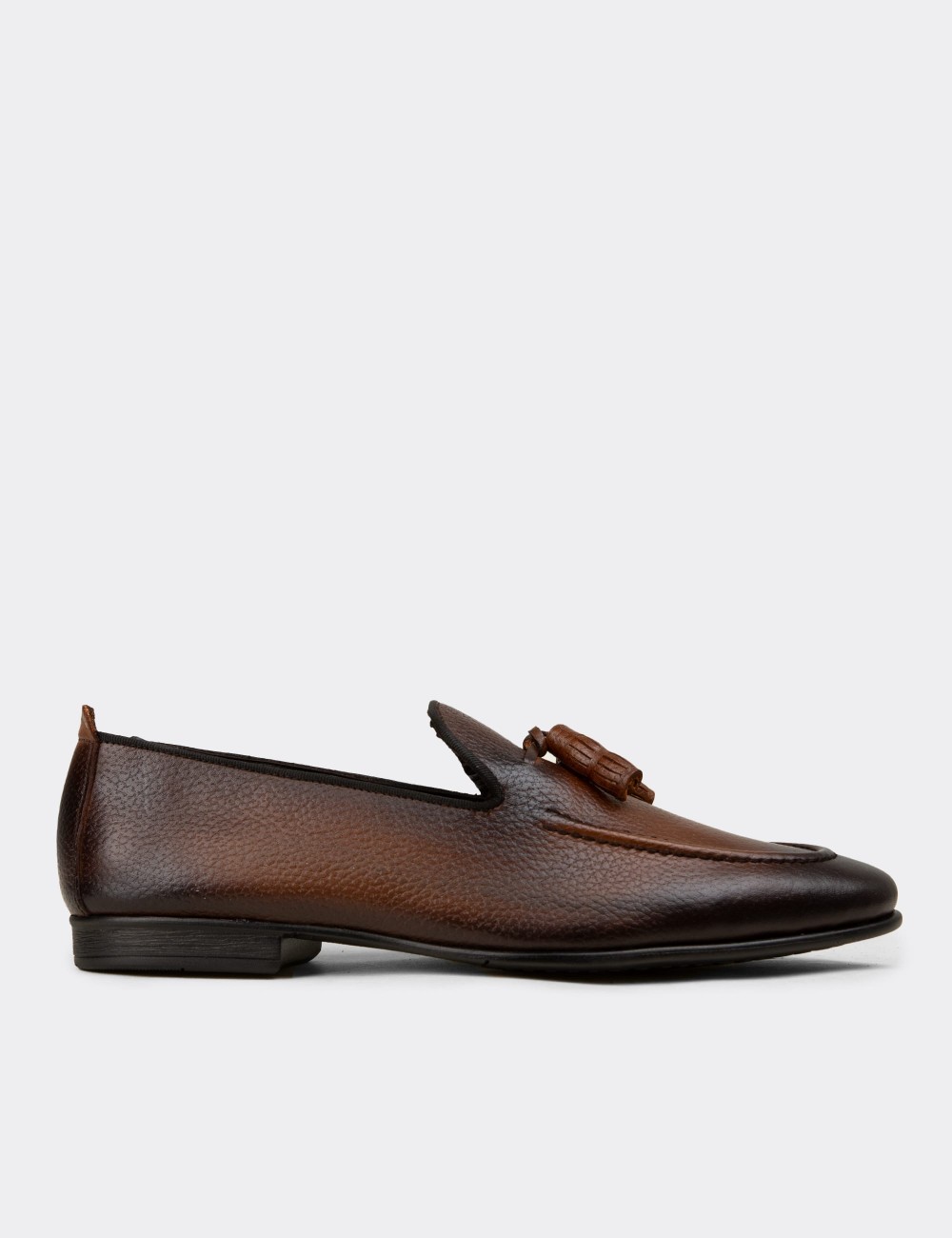 Erkek Kahverengi Hakiki Deri Püsküllü Loafer - 01701MKHVC92