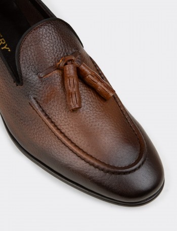 Erkek Kahverengi Hakiki Deri Püsküllü Loafer - 01701MKHVC92