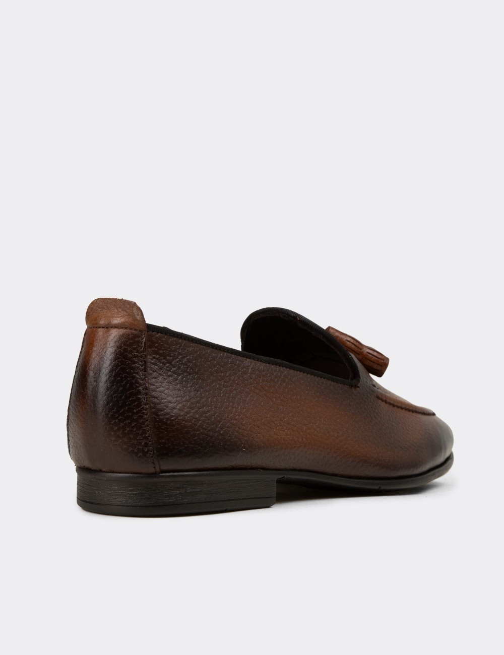 Erkek Kahverengi Hakiki Deri Püsküllü Loafer - 01701MKHVC92