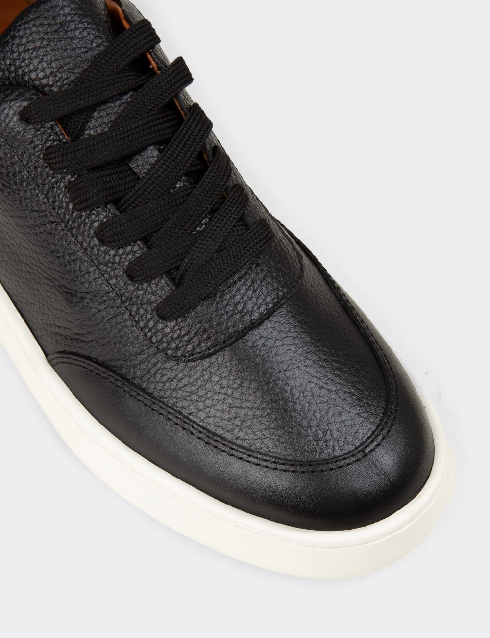 Erkek Hakiki Deri Siyah Sneaker Ayakkabı - 04406MSYHE01