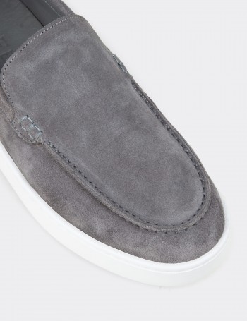 Erkek Hakiki Süet Gri Loafer Ayakkabı - 04405MGRIE01