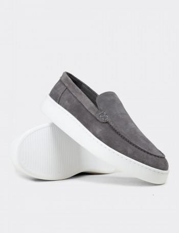Erkek Hakiki Süet Gri Loafer Ayakkabı - 04405MGRIE01
