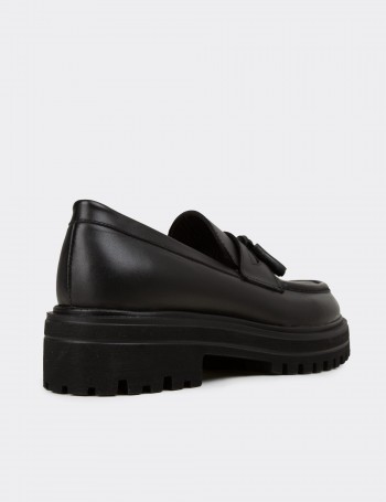 Kadın Siyah Hakiki Deri Püsküllü Loafer - 02020ZSYHE03