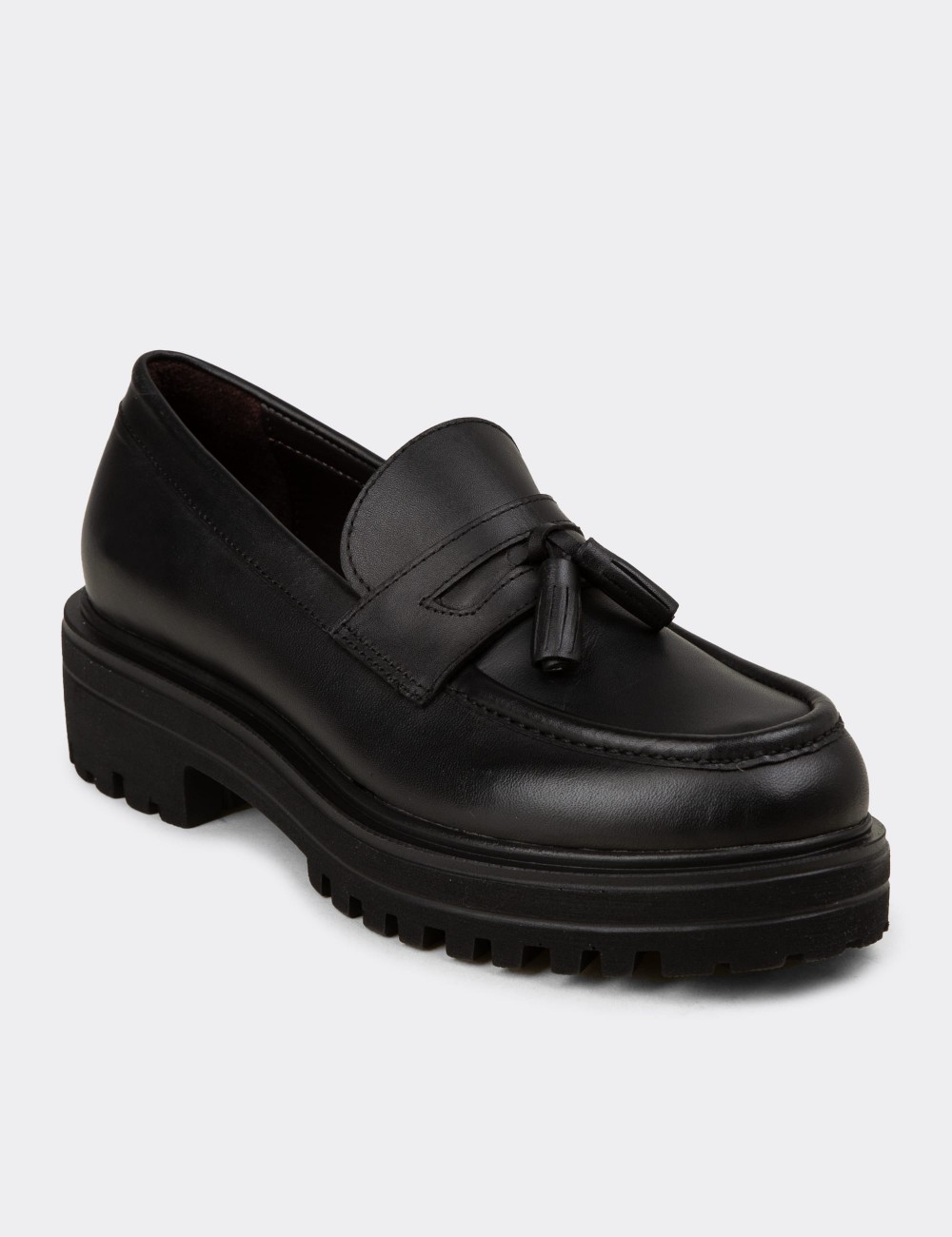 Kadın Siyah Hakiki Deri Püsküllü Loafer - 02020ZSYHE03