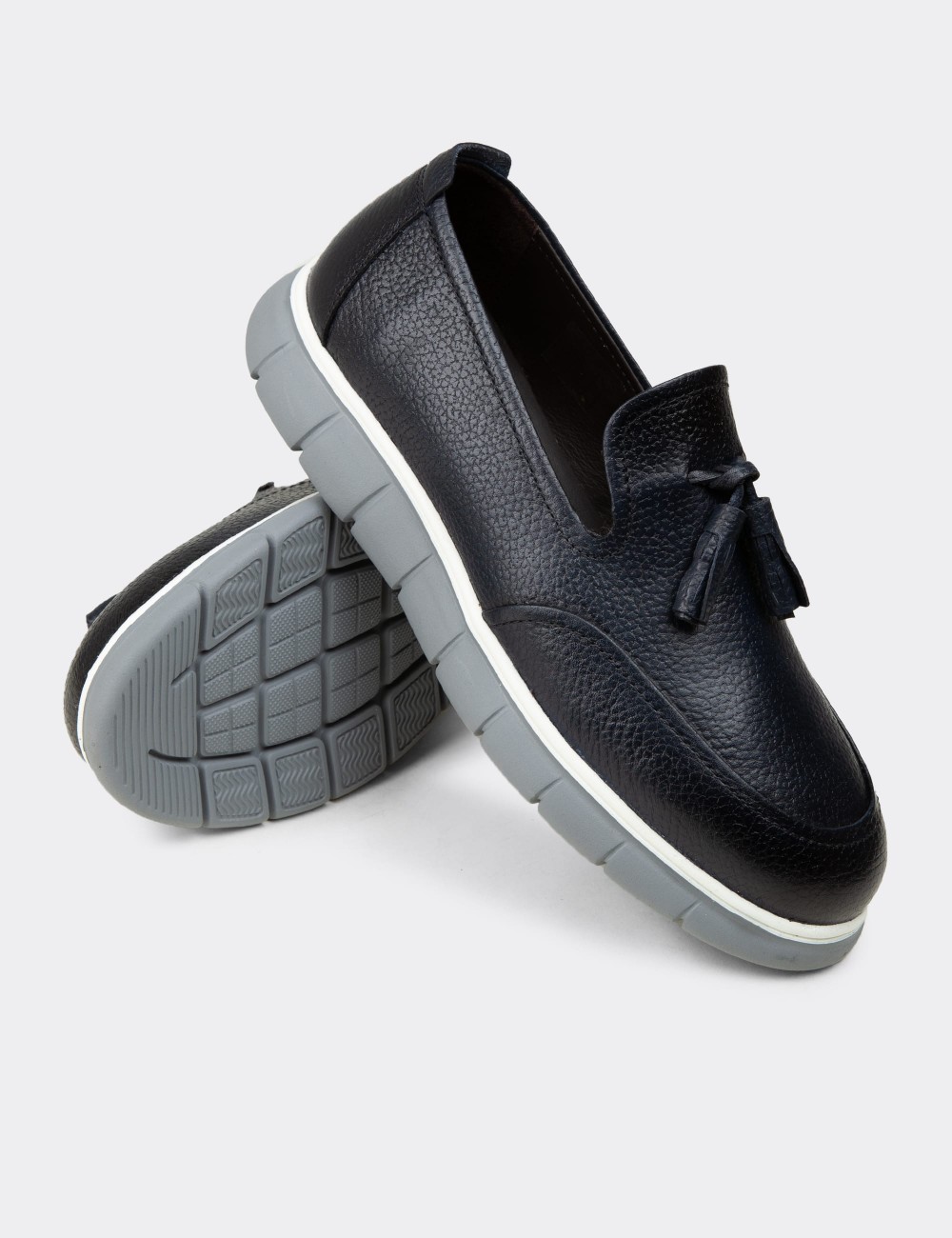 Erkek Lacivert Hakiki Deri Püsküllü Loafer - 02048MLCVE01