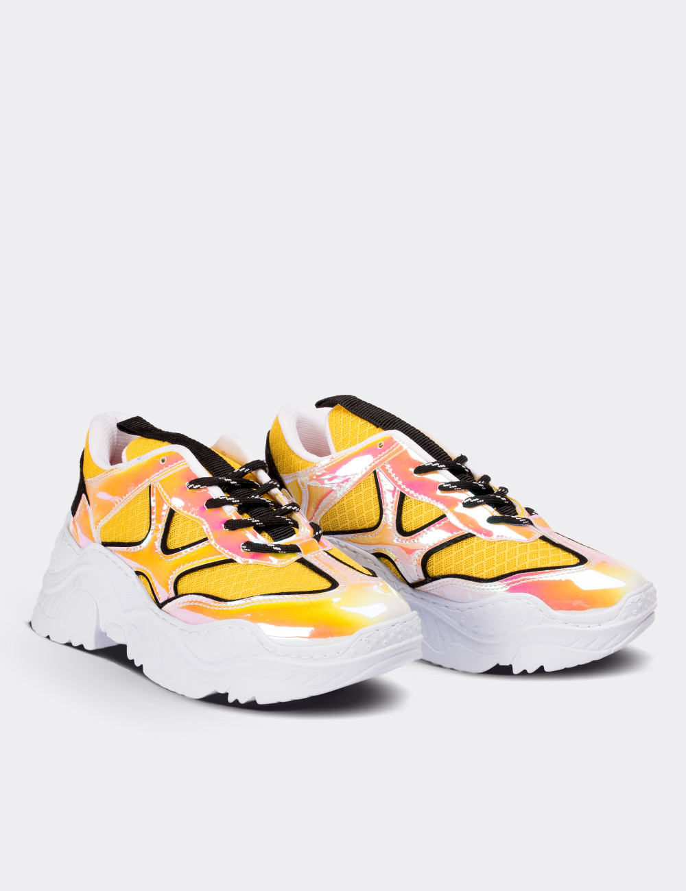 Sarı Hologramlı Kadın Sneaker Ayakkabı - 02021ZSRIT01