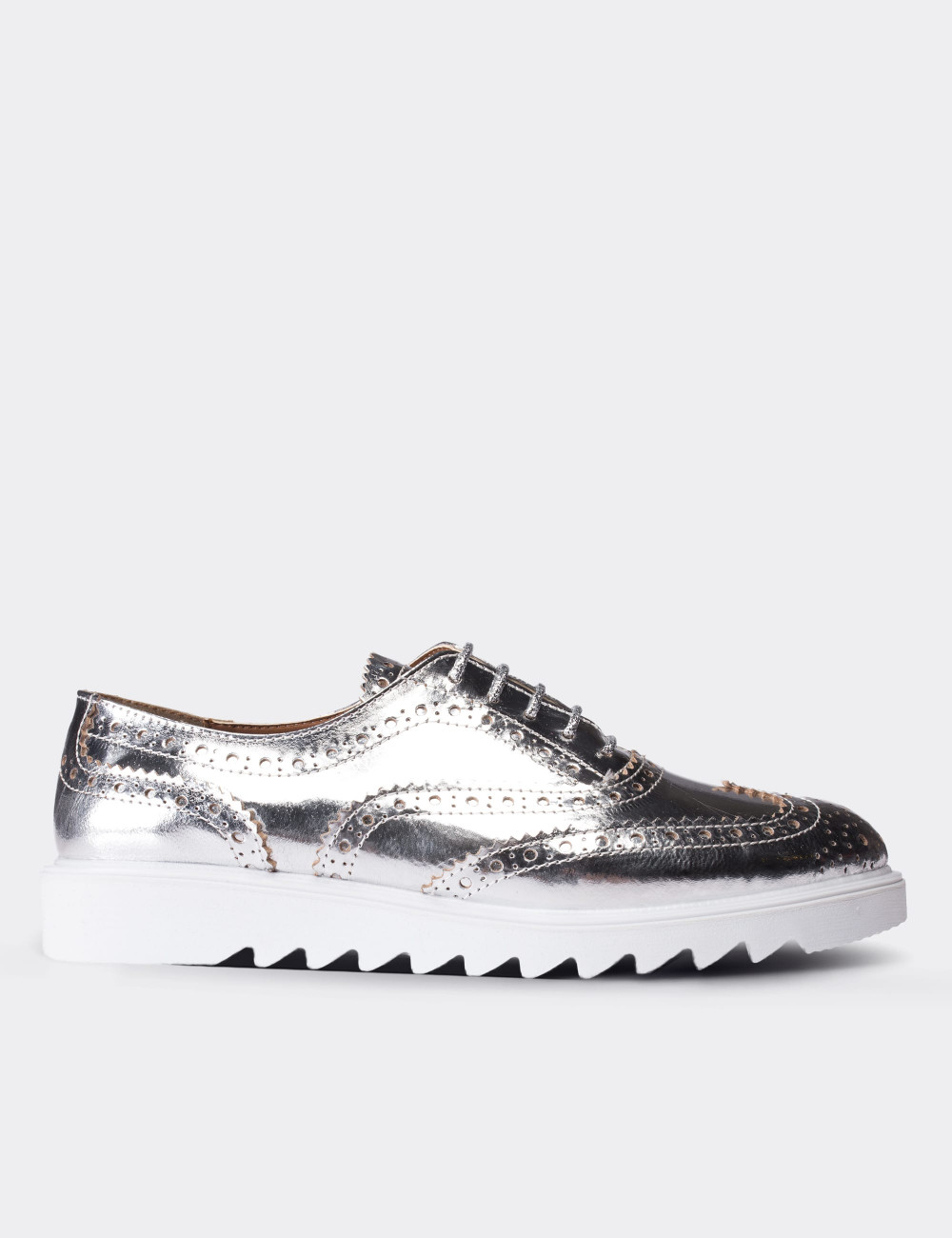 Hakiki Rugan Gümüş Rengi Günlük Oxford Kadın Ayakkabı - 01418ZGMSP01