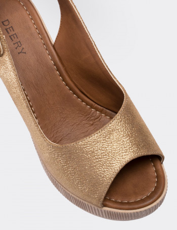 Hakiki Deri Altın Rengi  Kadın Sandalet - 02127ZALTP01